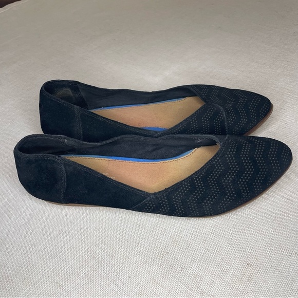 Toms Black Suede Flats​ - Picture 2 of 9